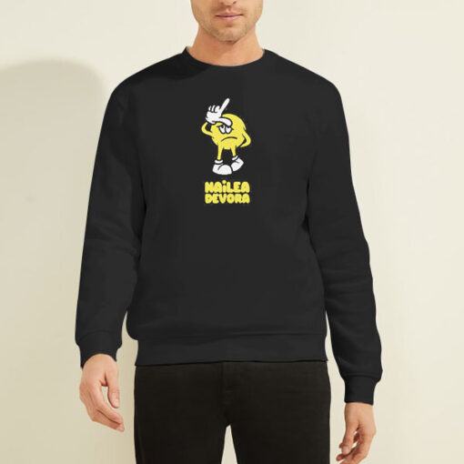 Sweatshirt Black Vintage Inspired Nailea Devora Merch