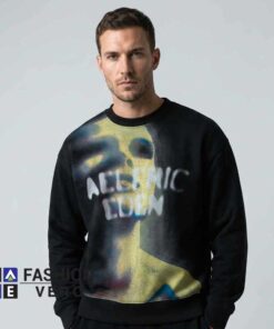 Aelfric Eden Streetwear Blurred Face Sweatshirt featuring an abstract blurred face design, urban streetwear aesthetic, contemporary fashion artwork, and comfortable cotton fabric for casual outfits.